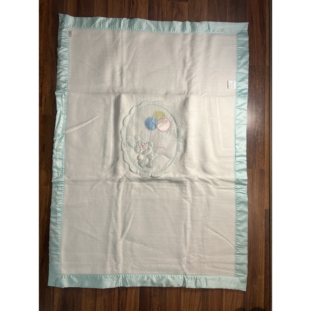 Vintage Quiltex Baby Blanket Bunny Balloons White W/Satin Blue Border 50" X 36"